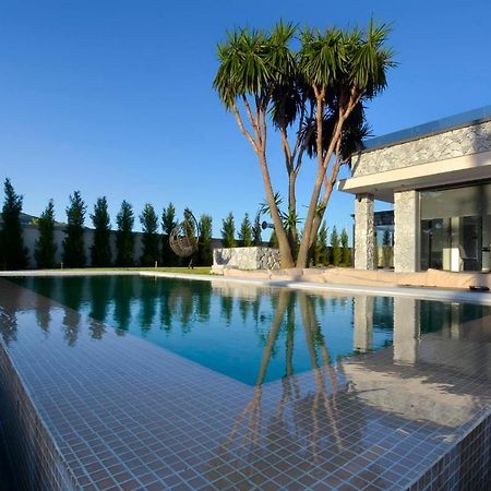 Villa Flamingo - 4 Bedrooms - Private Pool - Next To Renowned Issos Beach & Lake Korission Línia 외부 사진