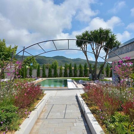 Villa Flamingo - 4 Bedrooms - Private Pool - Next To Renowned Issos Beach & Lake Korission Línia 외부 사진