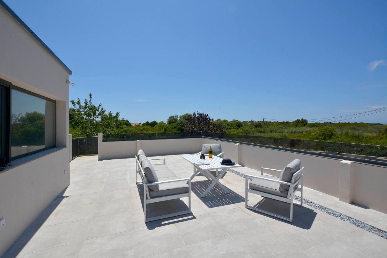 Villa Flamingo - 4 Bedrooms - Private Pool - Next To Renowned Issos Beach & Lake Korission Línia 외부 사진