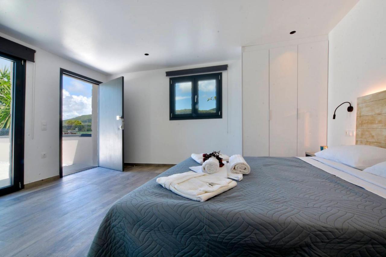 Villa Flamingo - 4 Bedrooms - Private Pool - Next To Renowned Issos Beach & Lake Korission Línia 외부 사진