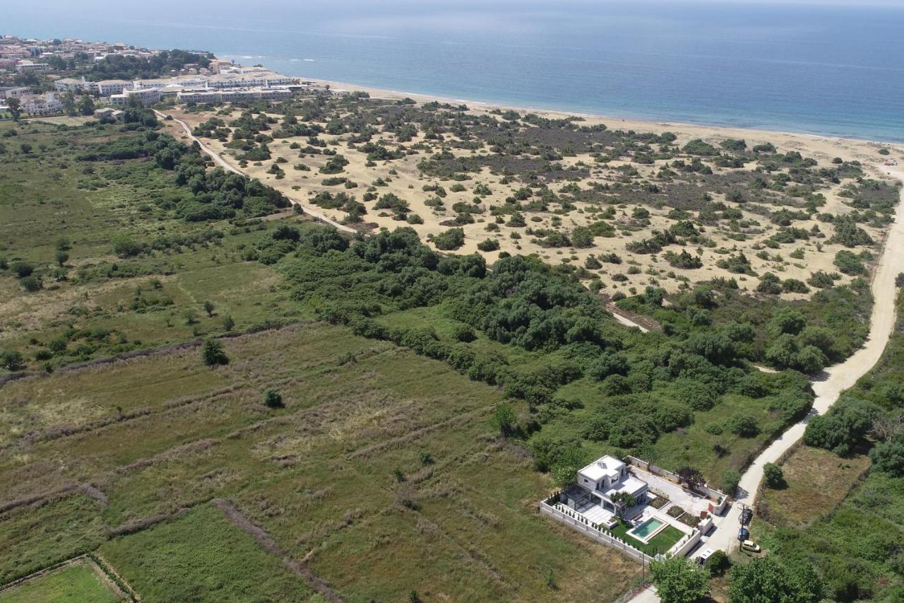 Villa Flamingo - 4 Bedrooms - Private Pool - Next To Renowned Issos Beach & Lake Korission Línia 외부 사진