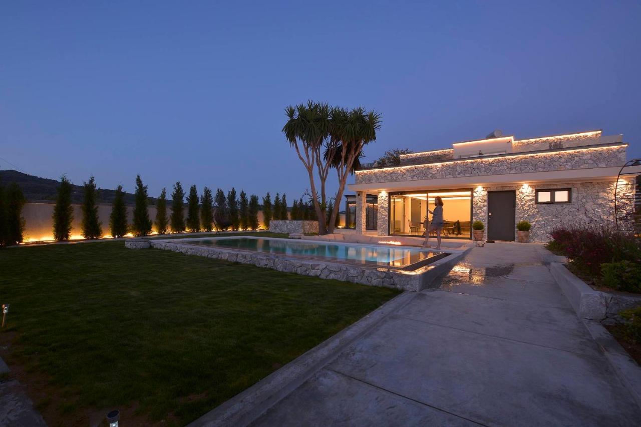 Villa Flamingo - 4 Bedrooms - Private Pool - Next To Renowned Issos Beach & Lake Korission Línia 외부 사진