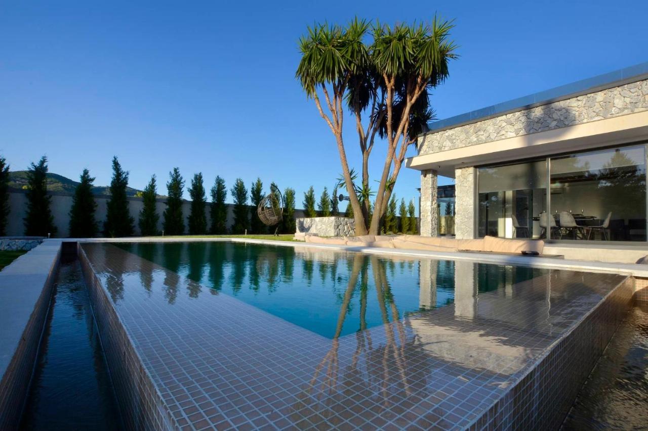 Villa Flamingo - 4 Bedrooms - Private Pool - Next To Renowned Issos Beach & Lake Korission Línia 외부 사진